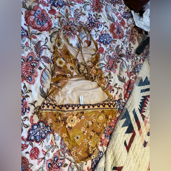 Buttercup One piece in Sunrise Small - Picture 10 of 11